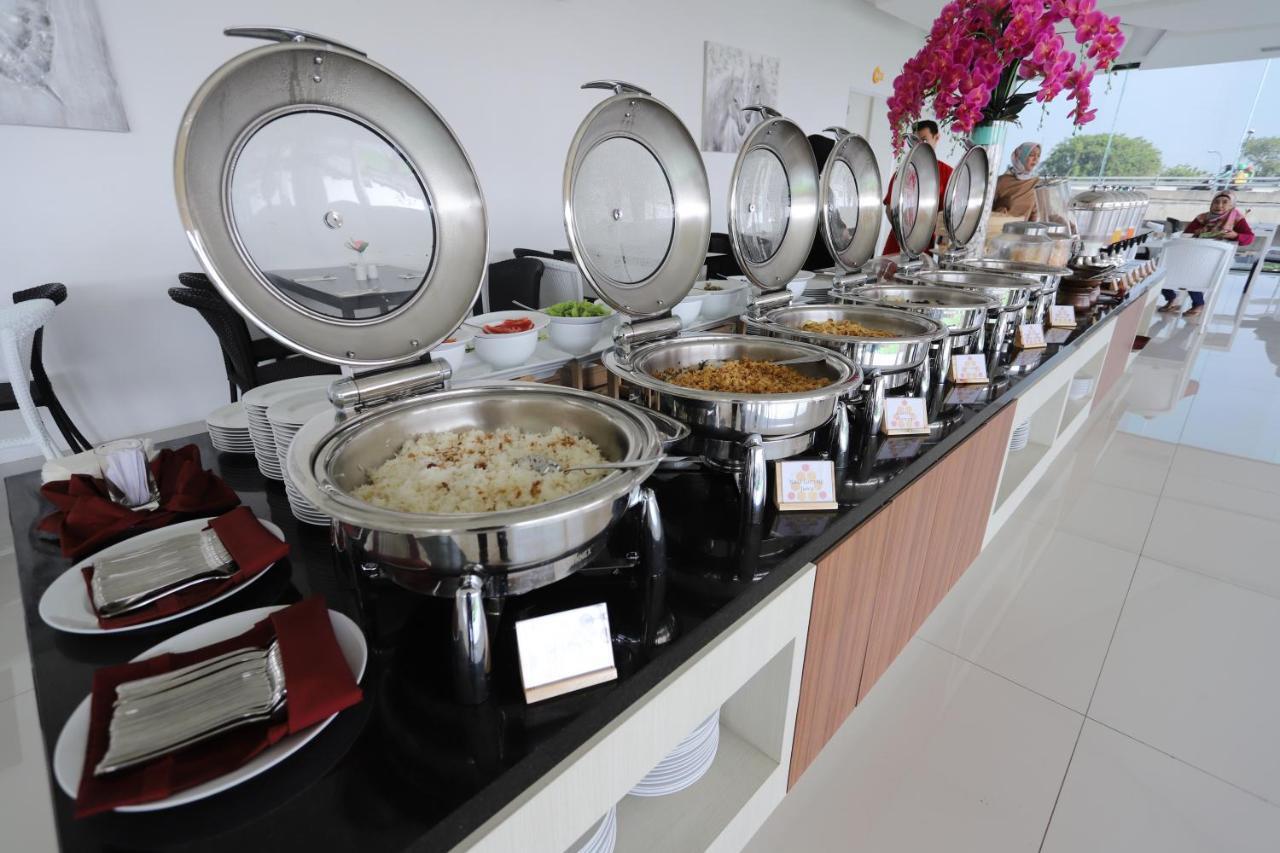 The Azana Hotel Airport Semarang Luaran gambar